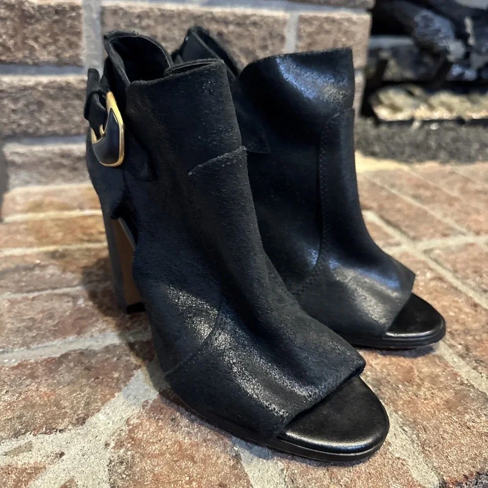Vince Camuto Womens Bernida Leather Peep Toe Heeled Bootie Size 5 Black #685